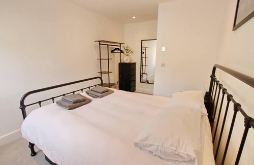 Worthing House | Queens House, Worthing