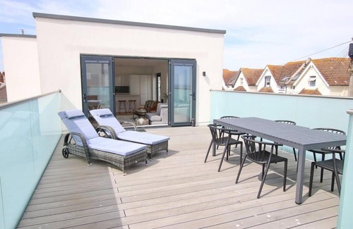 Worthing House | Queens House, Worthing
