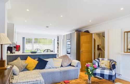 Ryde House | Queens Mews a coastal holiday home