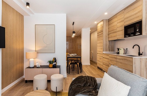 Lista Apartment | Queens Salamanca I - Alquiler Corta Duración