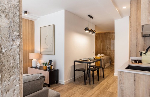 Lista Apartment | Queens Salamanca I - Alquiler Corta Duración