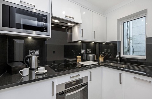 Queen's Gate Apartment | Queensgate Court