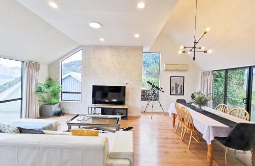 Sunshine Bay House | Queenstown Lakeview Holiday Home-5mins to town