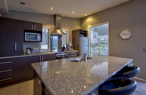 Queenstown House | Queenstown Views on Olivers