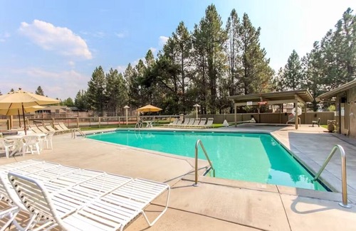 Sunriver Condo | Quelah 107, Best View In Sunriver!