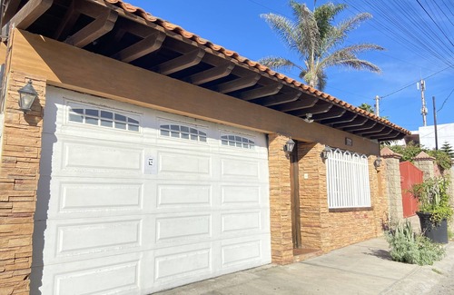 Costa de Oro House | Quetzal House - 2 bedroom, parking & garden