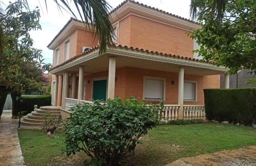 Alcaniz House | Quevoy