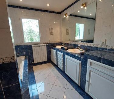 Mons Bed & Breakfast | Quiétude Provençale