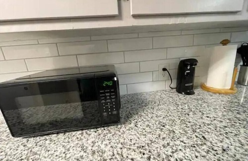 Portland House | Quick Access/Sleeps 10/Pets Ok