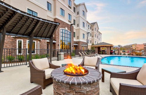 College Station Apartment | Quick Drive to Texas A&M | On-Site Pool + Business Center + Fitness Center