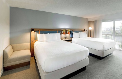 Oyster Point Hotel | Quick Escape! Pet-friendly Property, Onsite Parking!