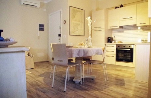 Finale Pia Apartment | Quick Home Wave - Two Bedroom Apartment, Sleeps 5