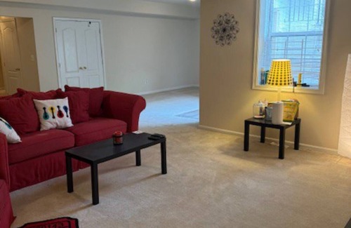 Dale City Apartment | Quick nights or day stay!