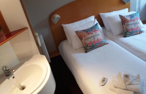 Porte Des Alpes - Mi Plaine - Manissieux Hotel | Quick Palace Lyon Saint-Priest