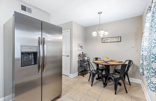 Gainesville Condo | Quiet 2/1.5 condo 5 min from NE Georgia Med Center & Gainesville Square 15+ day