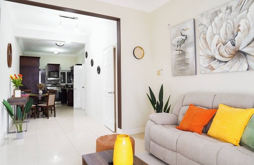 Jack's Hill Apartment | Quiet 2-bedroom apartment with WiFi and patio fitness area in vibrant Kingston