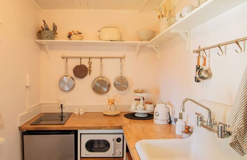 Moscow Apartment | Quiet 2-Bedroom Apartment in Historic Moscow Neighborhood