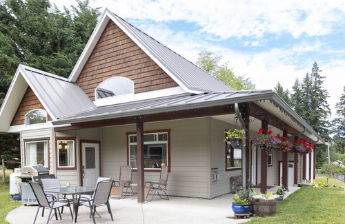 Black Creek House | Quiet 2 Bedroom Homestead in Miracle Beach