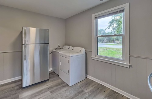 Rosewood House | Quiet 2 Bedroom Near Downtown