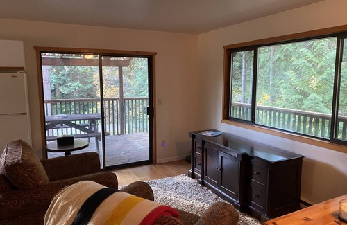 Lund Cottage | Quiet 2 Bedroom Suite (LUND)
