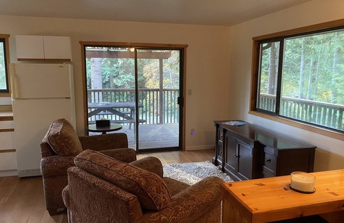 Lund Cottage | Quiet 2 Bedroom Suite (LUND)