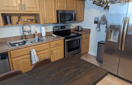 Palm Beach - West Palm Beach Apartment | Quiet 2 bedroom duplex apartment in historic neighborhood, near City and Beach.
