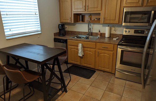 Palm Beach - West Palm Beach Apartment | Quiet 2 bedroom duplex apartment in historic neighborhood, near City and Beach.