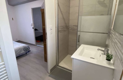 Saint-Martin-sur-Ocre Apartment | Quiet 2-person studio with garden and enclosed courtyard
