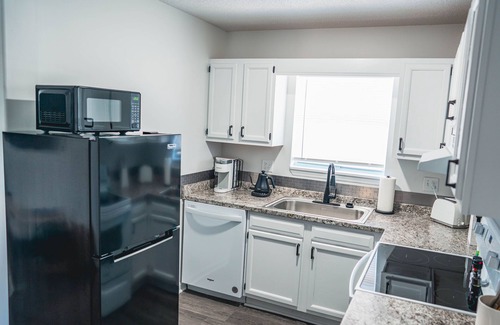 Johnson City Apartment | Quiet 2BD rental with mountain views close to JCMC