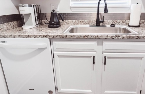 Johnson City Apartment | Quiet 2BD rental with mountain views close to JCMC
