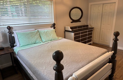 Olympia Other | Quiet 3 bd 1 bath recently remodeled home in a beach community