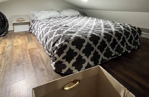 Brazoria Cabin | Quiet 3 bed double loft cabin - Short walk to the river