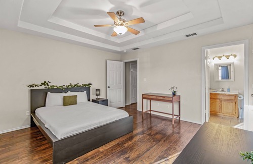 Mission Apartment | Quiet 3 bedroom 2 bathroom minutes away from the freeway
