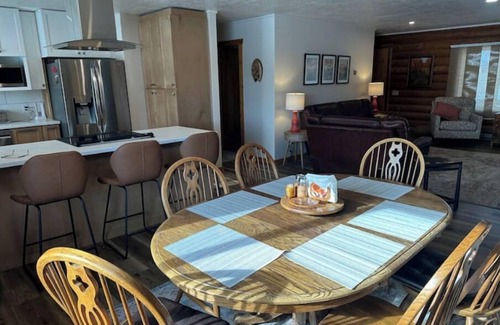South Park House | Quiet 3 Bedroom Home with Beautiful Mountain Views in Jackson.