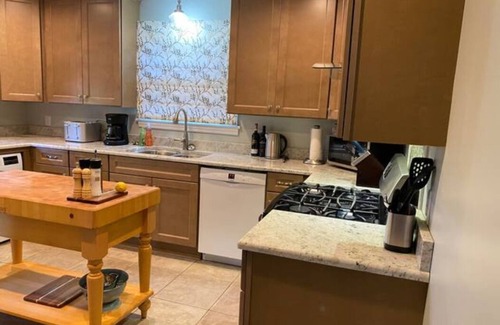 Boonsboro House | Quiet 3 BR Brick Cottage Convenient Location