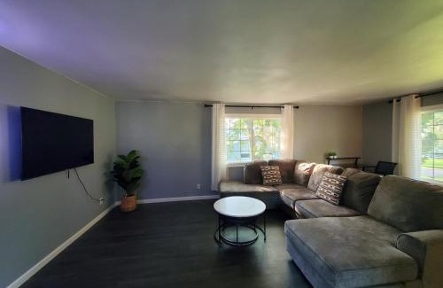 Eau Claire House | Quiet 3BR 2BA Near Mall, Shopping Centers, and I-94