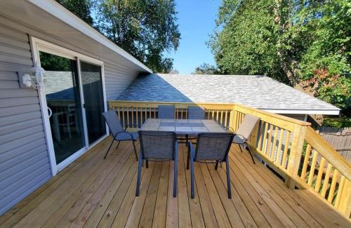 Eau Claire House | Quiet 3BR 2BA Near Mall, Shopping Centers, and I-94