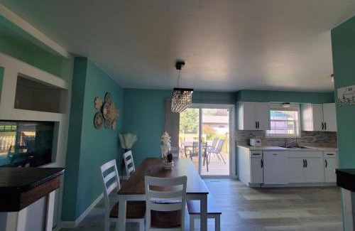 Eau Claire House | Quiet 3BR 2BA Near Mall, Shopping Centers, and I-94