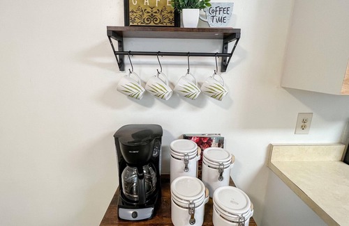 Ocala House | Quiet 3BR Home with Spacious Living Area and Peaceful Patio with TT Firepit