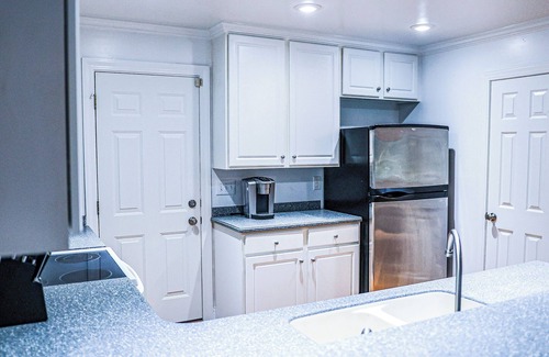 Greenville House | Quiet 4 Bedroom home right outside of Greenville.