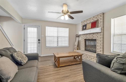 Whitney House | Quiet 4BR Farmhouse: Ideal Family Retreat