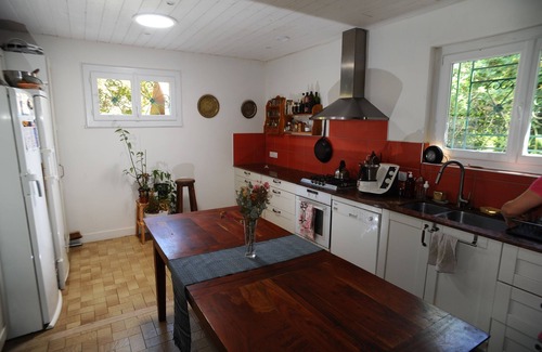 Leognan House | Quiet 7-bedroom family home on the river