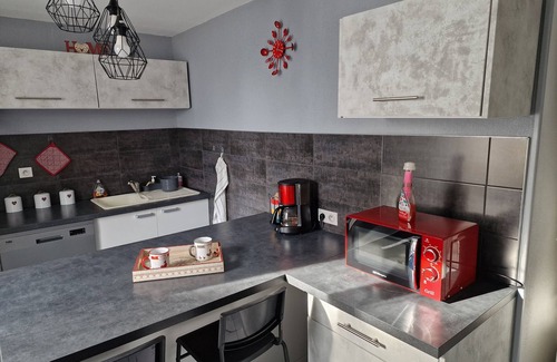 Haute-Saone Apartment | Quiet 8-person Logis 300 m walk from the karting circuit