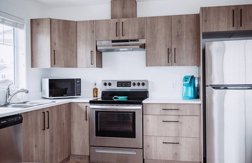 Colwood Apartment | Quiet, above-garage suite in Royal Bay