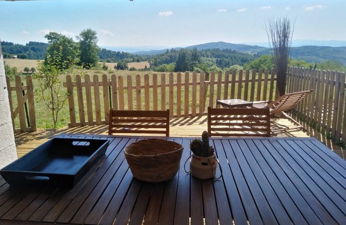 Vernet-la-Varenne Cottage | Quiet, adjoining gîtes with unobstructed views.