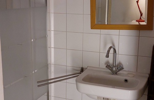 Zaandam Apartment | Quiet and bright studio close to Amsterdam