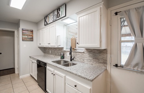 Forney House | Quiet and Charming 3 bedroom 1.5 bath in Forney,TX