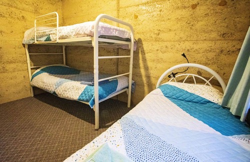 Hopetoun Ski Chalet | Quiet and comfortable chalet in the heart of town.