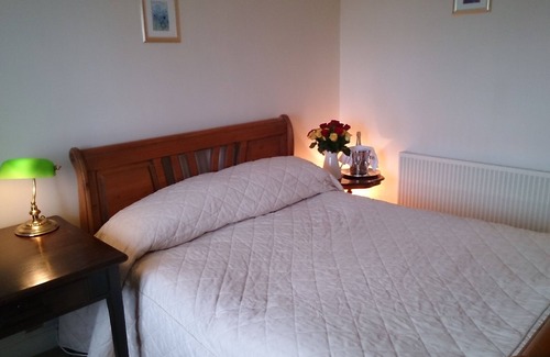 Hook House | Quiet and comfortable rooms between Swindon and Royal Wootton Bassett.