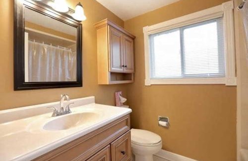 Oakville House | Quiet and Comfortable Homestay